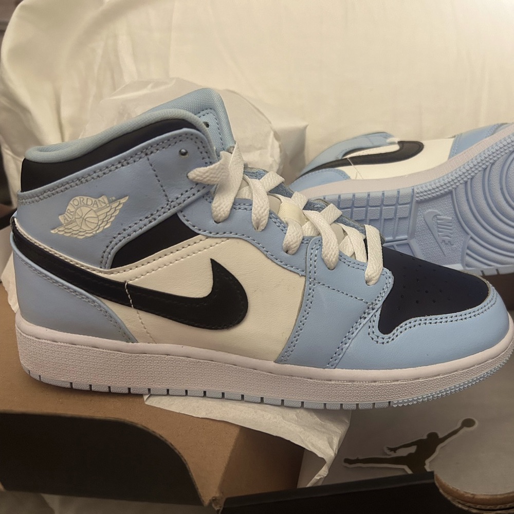 BNIB Nike Air Jordan 1 Mid Ice blue 5.5Y or 7 womens